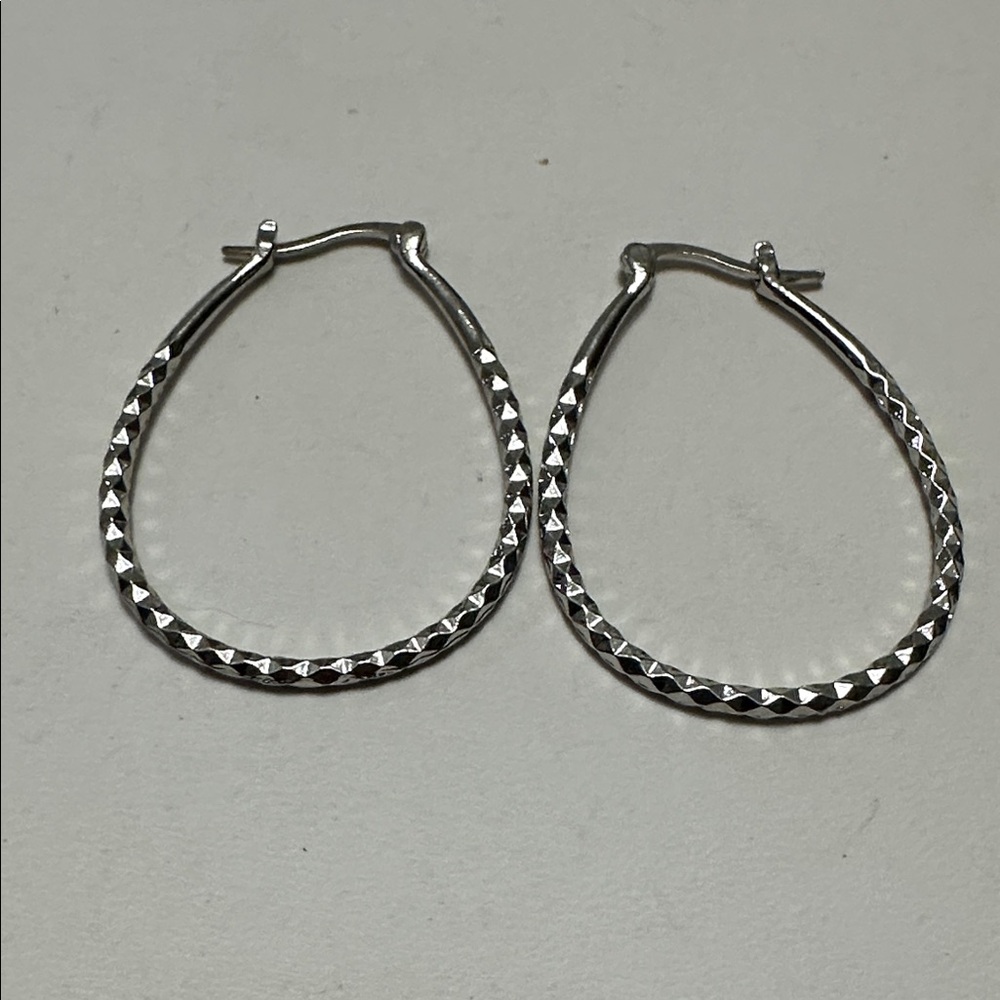 🧡Silver Textured Teardrop Hoop Earrings🧡